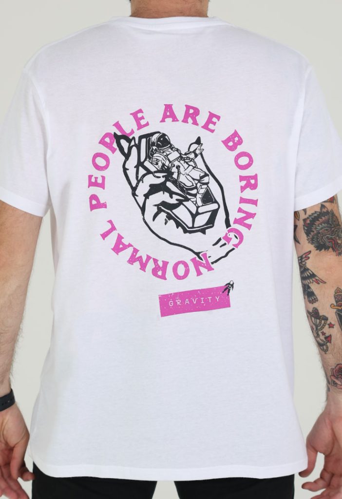 Remera Gravity – Normal People Are Boring