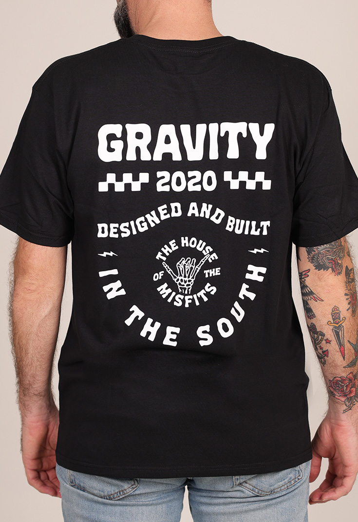 Remera Gravity – Designed and Built in The South
