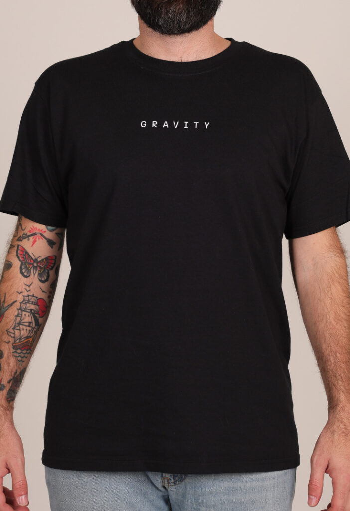 Remera Gravity – Wild Souls and Dirty Boots
